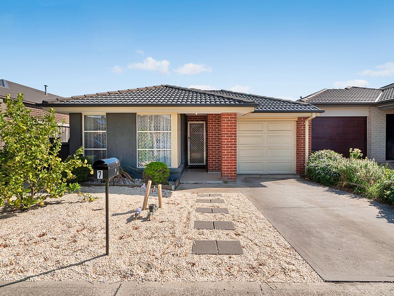 7 Dickens Street, Cranbourne West, VIC 3977 - realestate.com.au