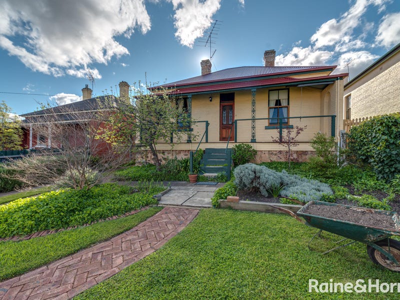 4 Horne Square Goulburn Nsw 2580 Realestate Com Au