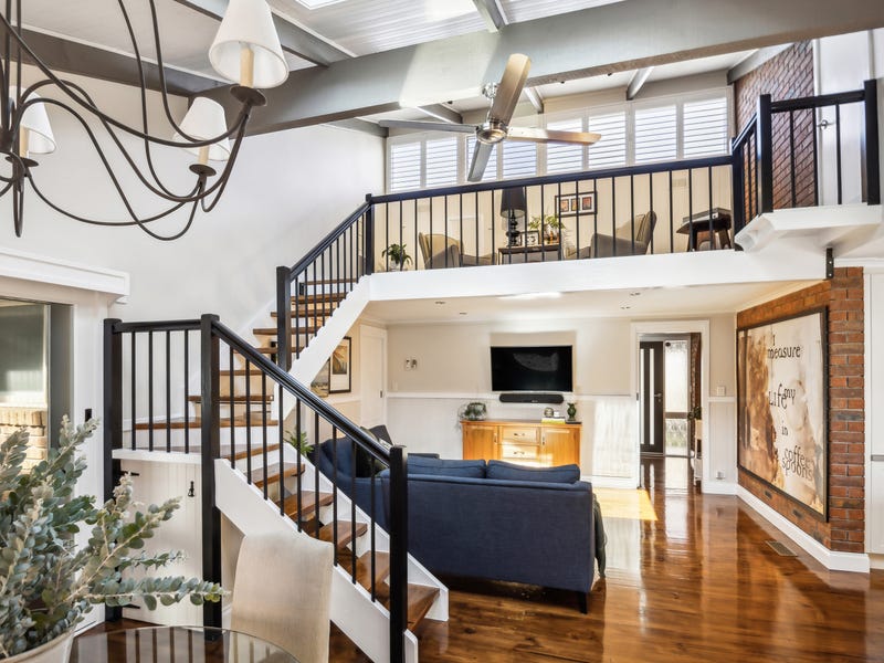 128 Riddell Road, Sunbury, Vic 3429 Property Details