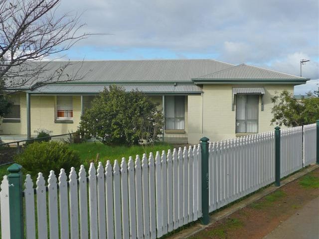 1 Dickens Street Port Lincoln Sa 5606 House For Rent