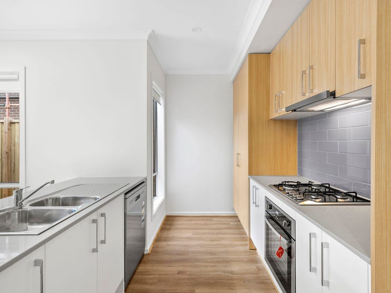 42 Kennard Grove, Charlemont, VIC 3217