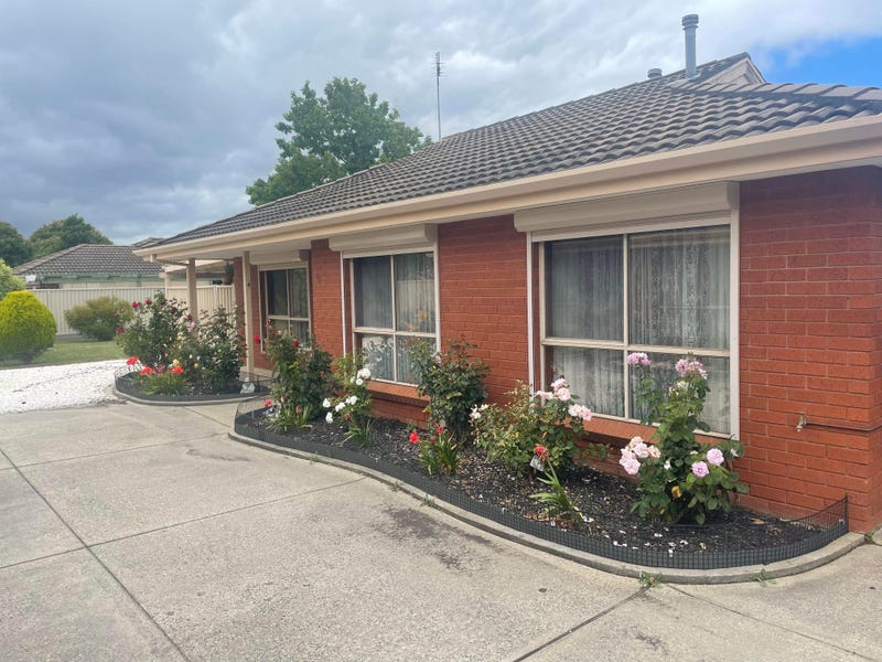 4/3 Cromwell Street, Sebastopol, VIC 3356