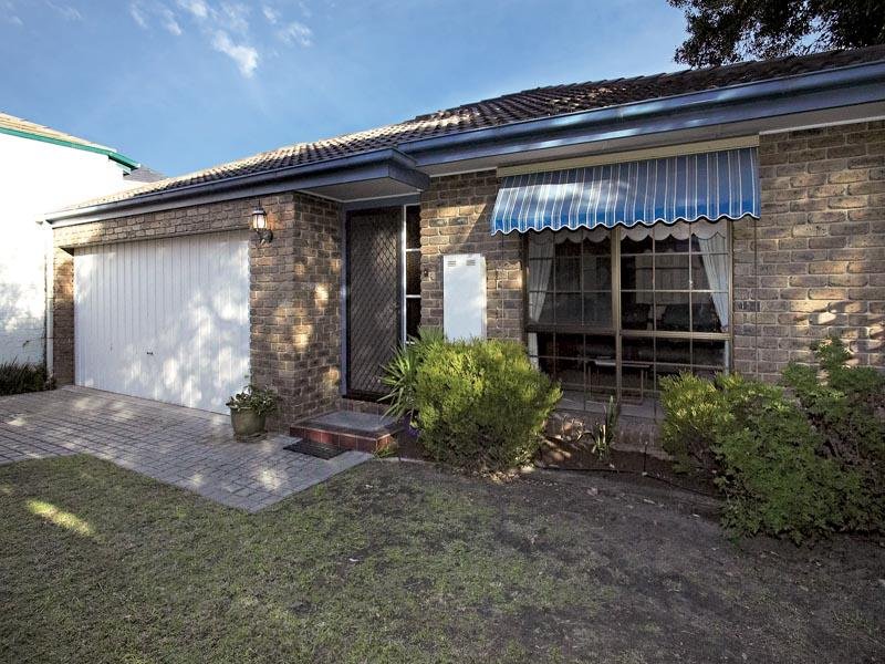 2/8 The Corso, Parkdale, Vic 3195 Property Details