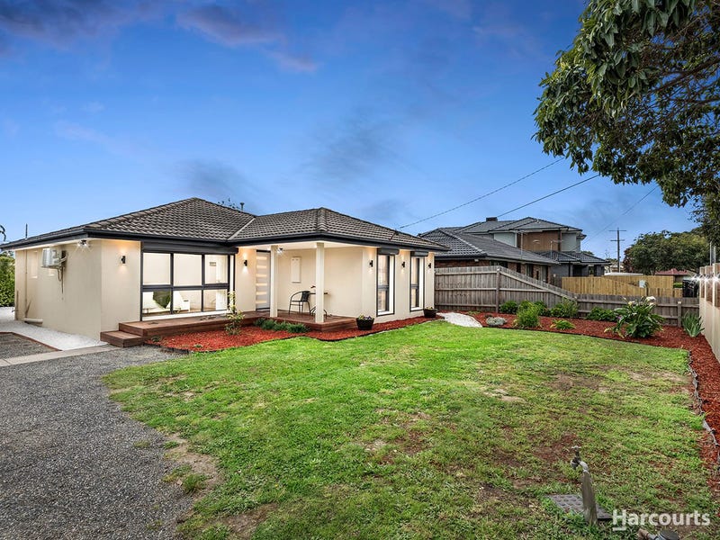 32 Whitehaven Cres, Noble Park North, VIC 3174