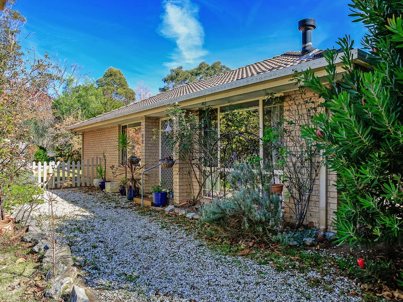 17 Renwick Drive, Mittagong, NSW 2575 Property Details