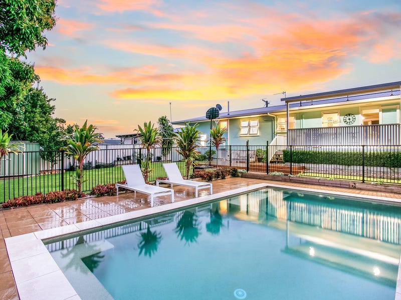 8 Schneider Avenue, Labrador, QLD 4215