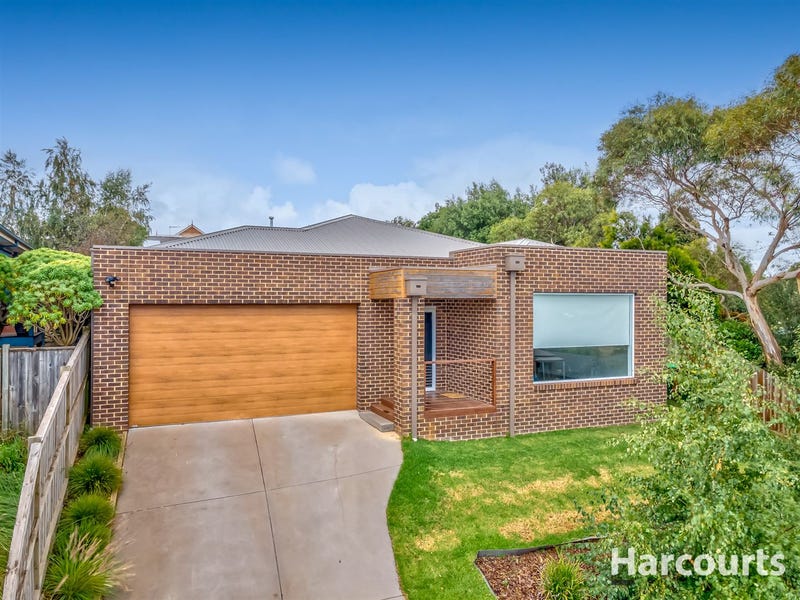 18 Walker Drive, Drouin, Vic 3818 Property Details