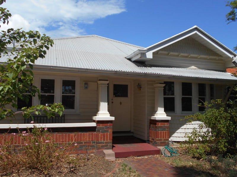 12 Oxford Street, Newport, VIC 3015