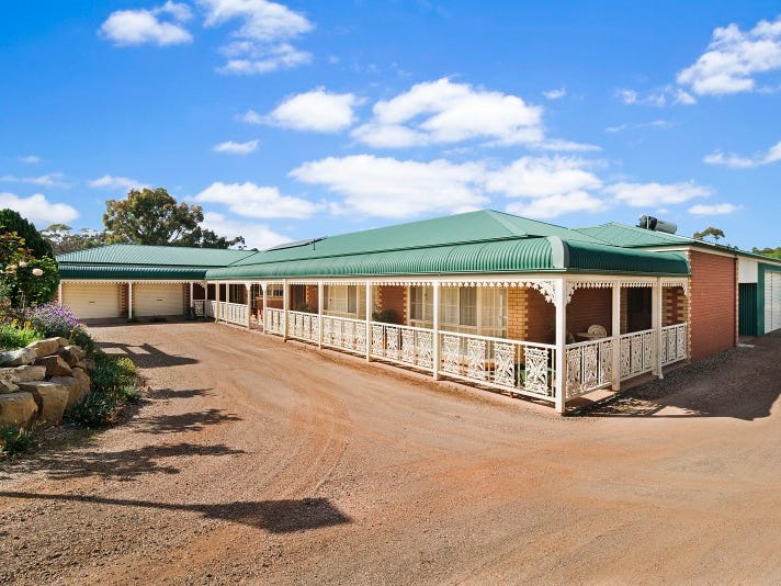 7 Pioneer Drive, Maiden Gully, VIC 3551