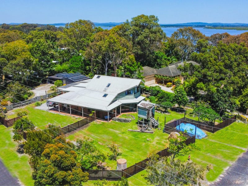 35 Lakes Boulevard, Wooloweyah, NSW 2464