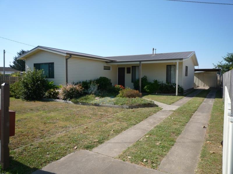 11 Raglan Street, Sale, Vic 3850 Property Details