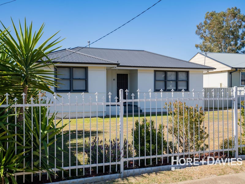 41 Mckell Avenue, Mount Austin, NSW 2650