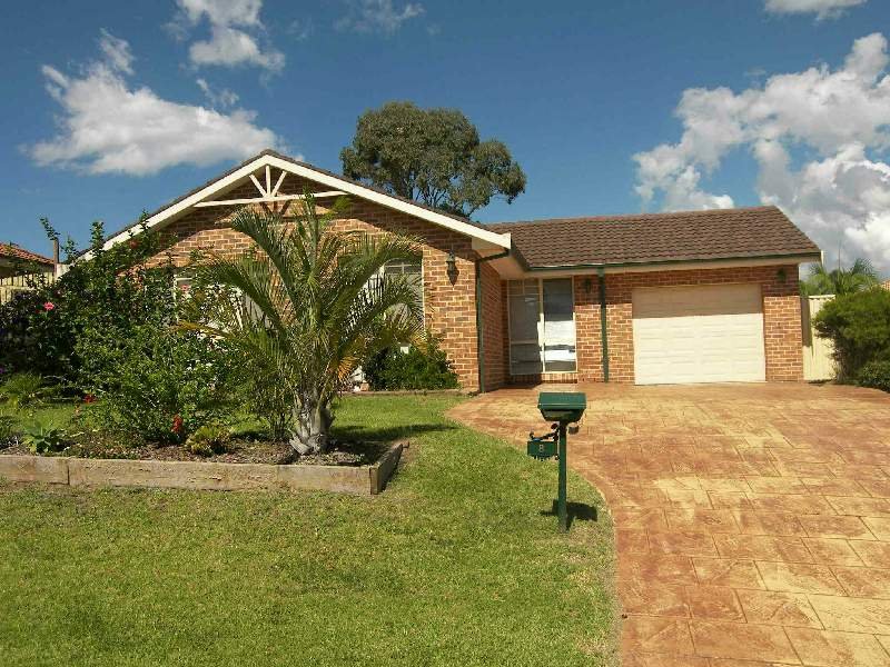8 Corunna Cres, Flinders, NSW 2529
