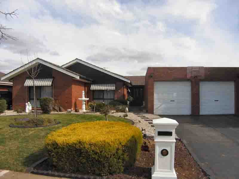 43 Stanley Crescent, Brookfield, Melton, Vic 3337 Property Details