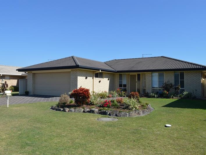 2/5A Bayview Dr, Yamba, NSW 2464 Property Details