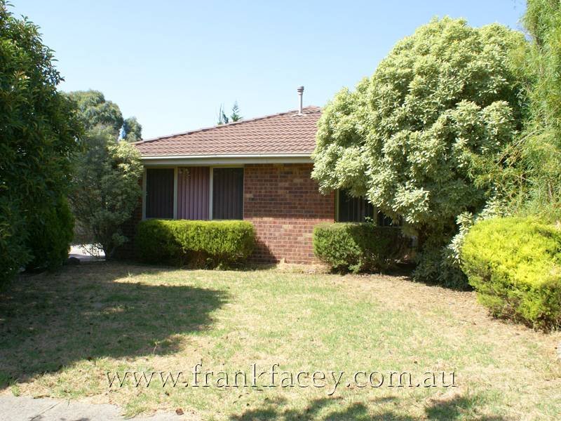 52 Collins Crescent, Berwick, Vic 3806 Property Details