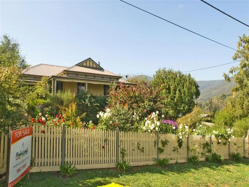 Property 106431184, Warburton, Vic 3799 Property Details