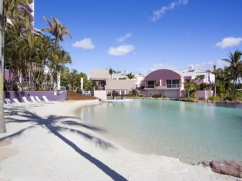 2/12 Commodore Drive, Surfers Paradise, QLD 4217