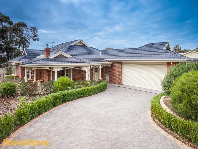 208 Riddell Road, Sunbury, VIC 3429