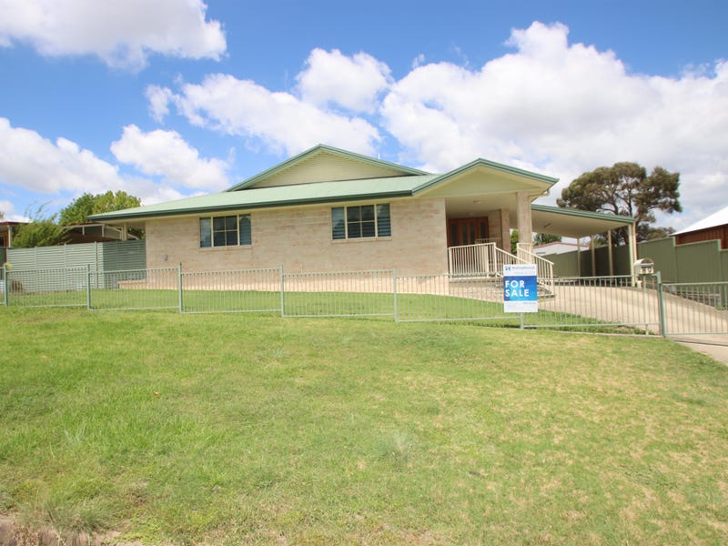 89 Petre Street, Tenterfield, NSW 2372 House for Sale