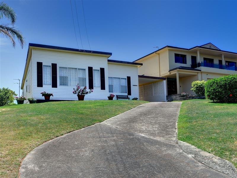 24 Pacific Drive, Fingal Bay, NSW 2315