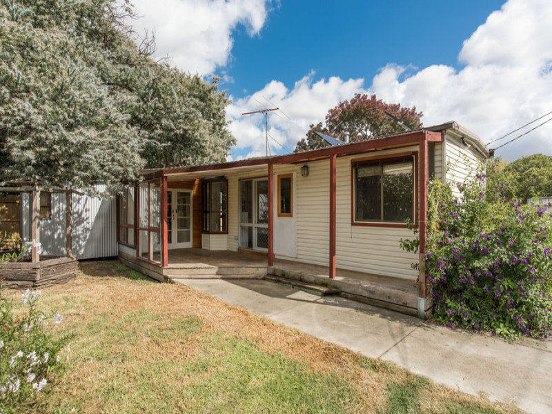 102 Cardigan Road, Mooroolbark, Vic 3138 Property Details