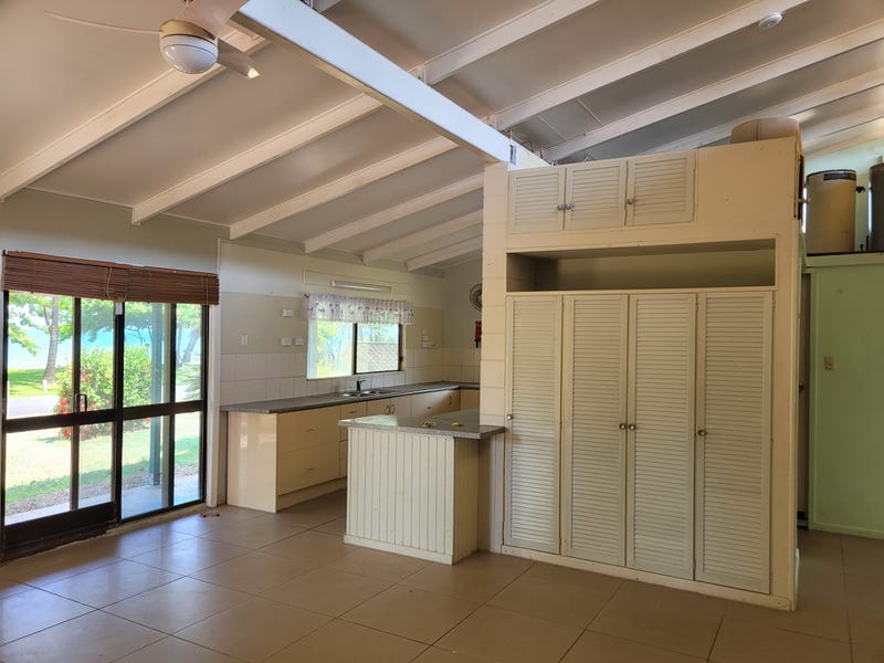8 Esplanade, Cowley Beach, QLD 4871