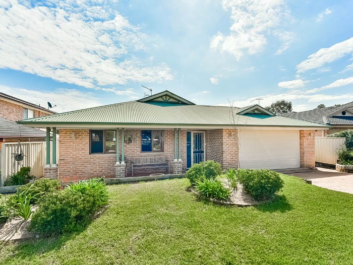 15 Lissanthe Street, Mount Annan, NSW 2567