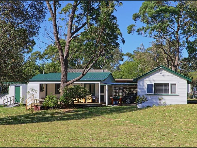 10 Candlagan Drive, Broulee, NSW 2537