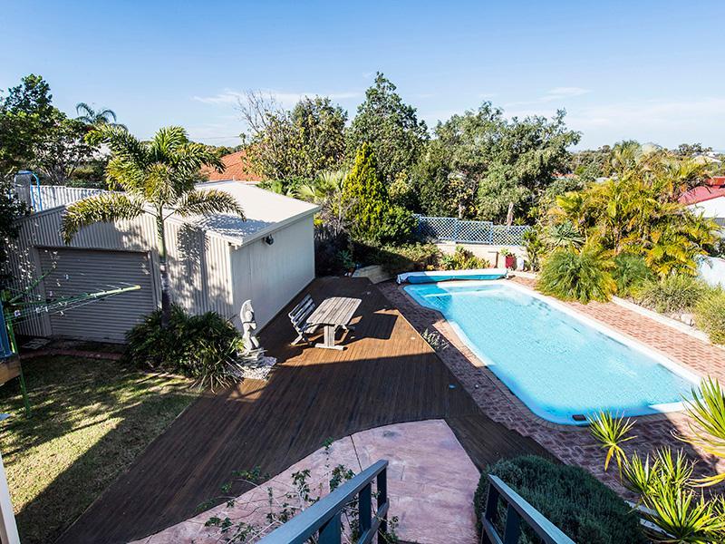 11 Muir Street, Halls Head, WA 6210