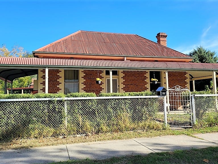 111 Hovell Street, Howlong, NSW 2643