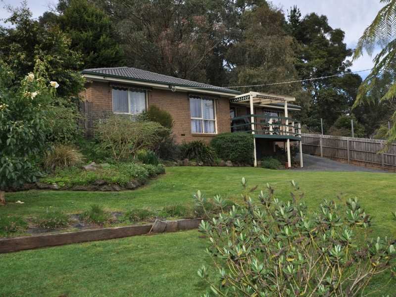 10 Devon Avenue, Cockatoo, VIC 3781