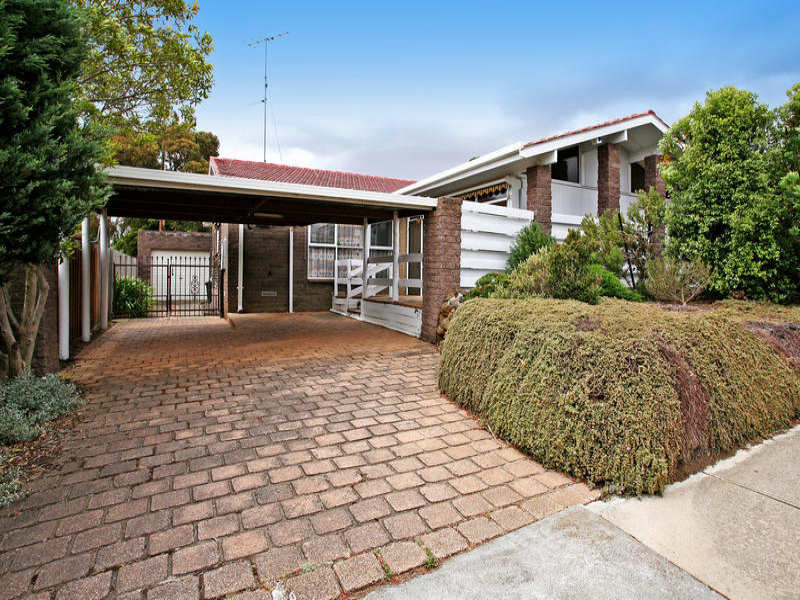 11 Carnarvon Drive, Grovedale, Vic 3216 Property Details