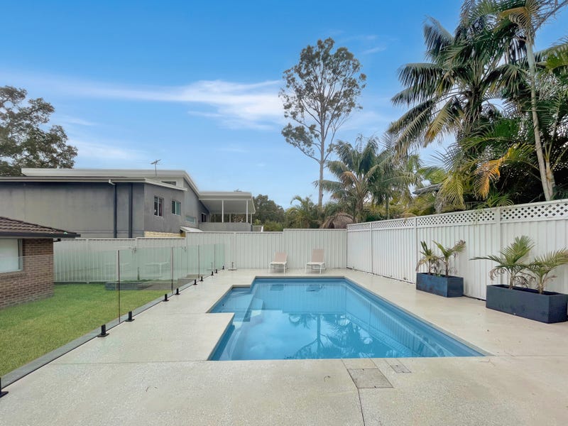 8 Lakeshore Avenue, Kingfisher Shores, NSW 2259