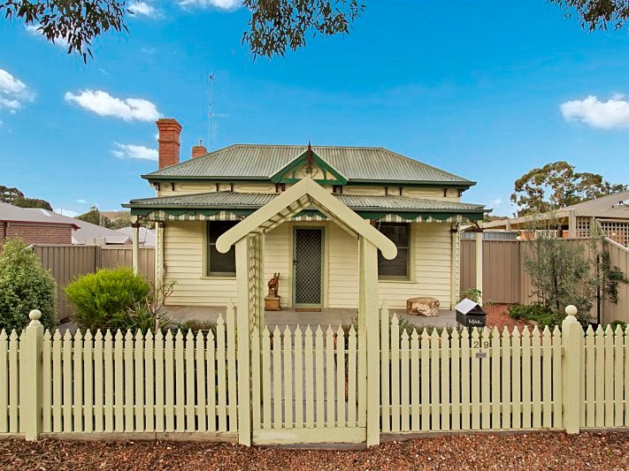 29 Macdougall Road, Golden Square, VIC 3555
