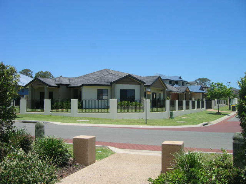 8 Travorten Drive, Bridgeman Downs, QLD 4035