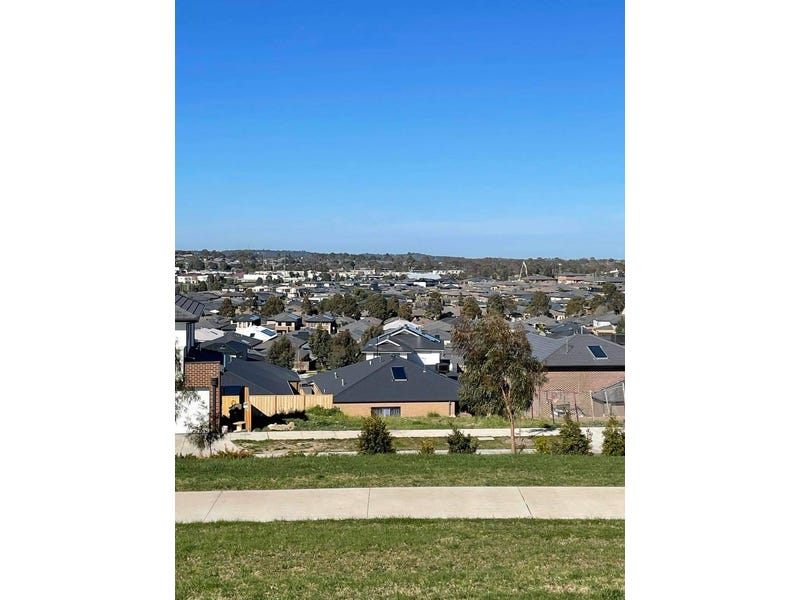 10 Coobowie Drive, Doreen, Vic 3754