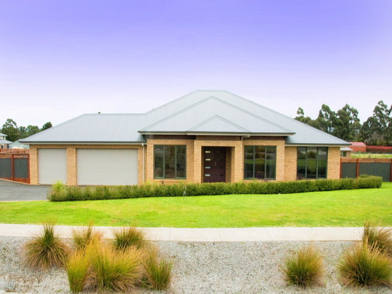 7 Charters Avenue, Gisborne, Vic 3437 Property Details