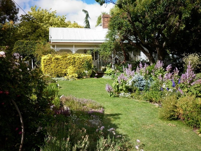 9 Mackay Avenue Walcha Road NSW 2354 House for Sale 123816038