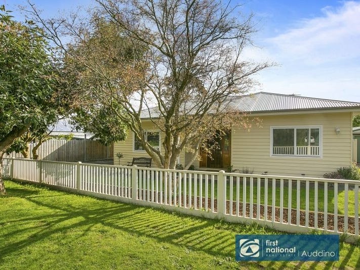 33 Drouin Road, Poowong, Vic 3988 Property Details