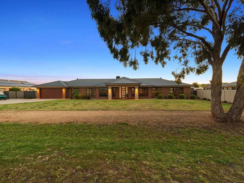 36 Hutsons Road, Tocumwal, NSW 2714