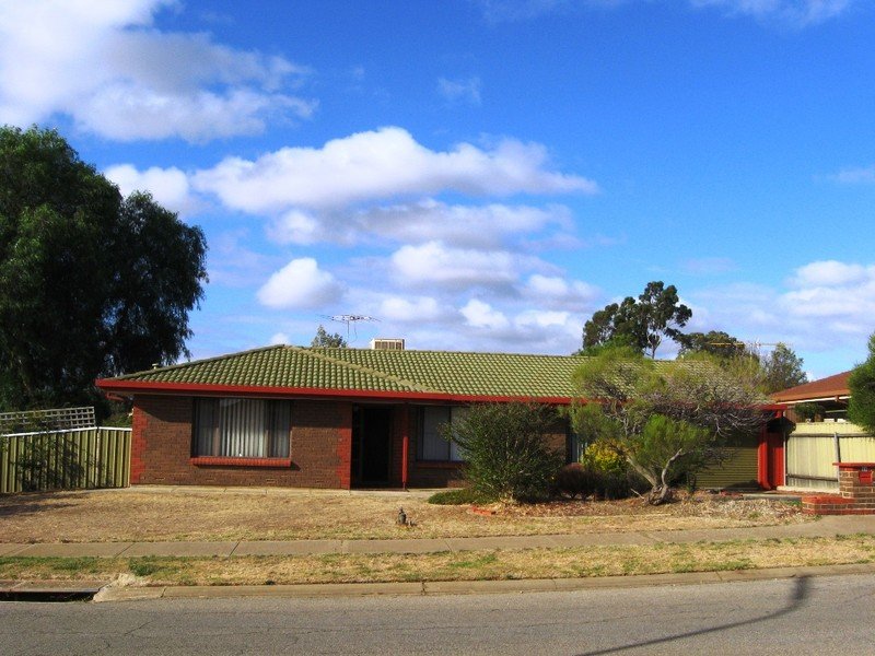 11 Meningie St, Craigmore, SA 5114 Property Details