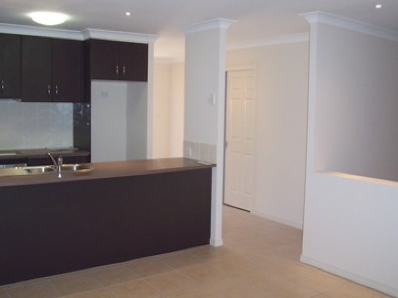 2/11 Cardwell Street, Upper Coomera, QLD 4209