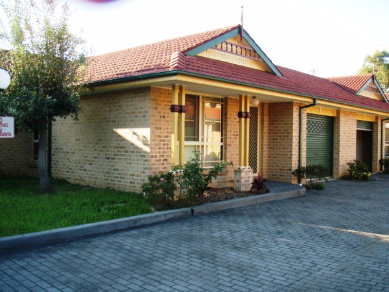 1/4 Gordon Avenue, Ingleburn, NSW 2565