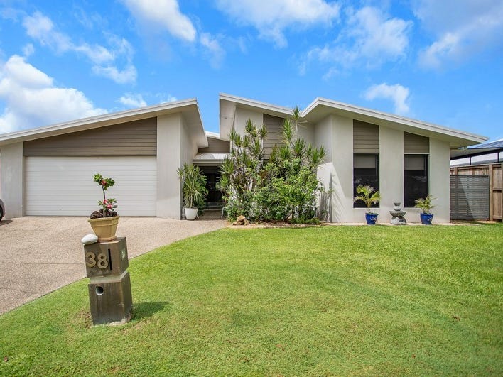 38 Gingham Street, Glenella, QLD 4740