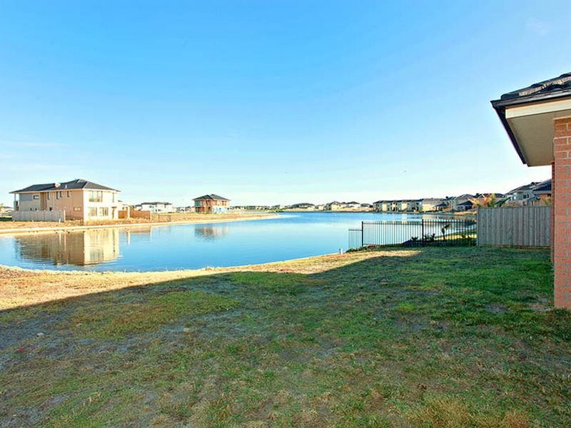 68 Sanctuary Lakes East Boulevard, Point Cook, VIC 3030