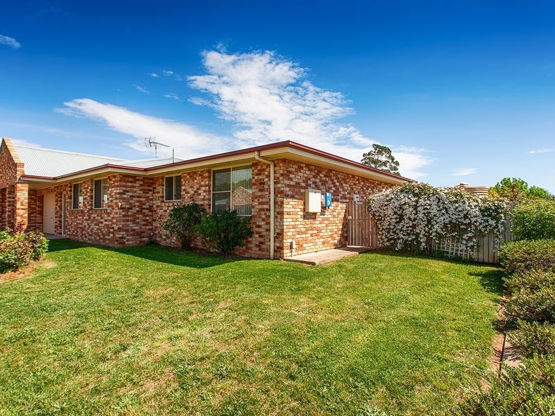 16 Picker Street, Crookwell, NSW 2583 House for Sale