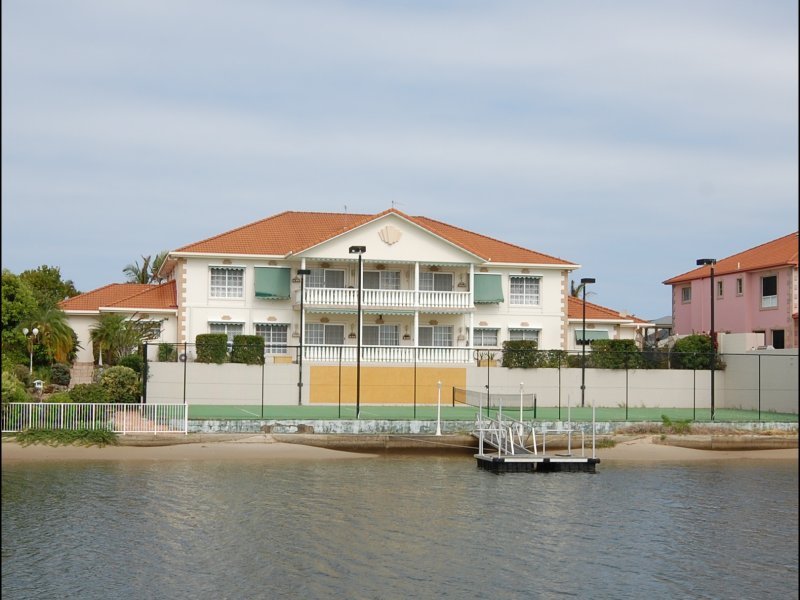 2931 Cessnock Close, Mermaid Waters, QLD 4218