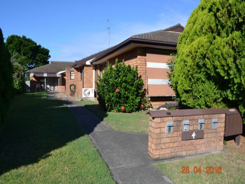2/4 Cross Street, Forster, NSW 2428