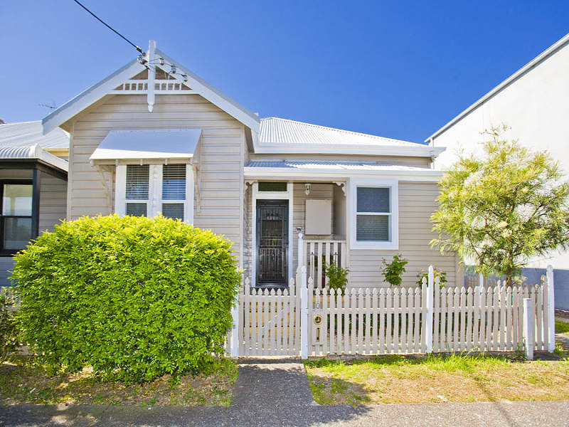 30 Lindsay Street, Hamilton, NSW 2303